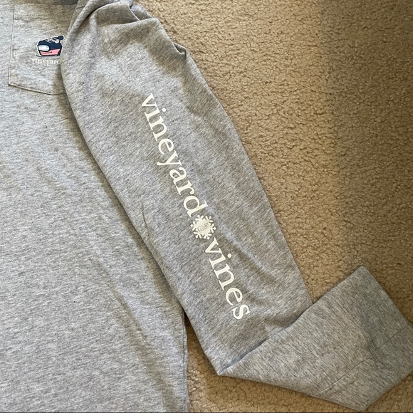 Vineyard Vines sledding long-sleeve tee! - Picture 6 of 8